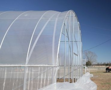 Big plastic film greenhouse ventilation