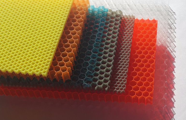 Honeycomb polycarbonate panels