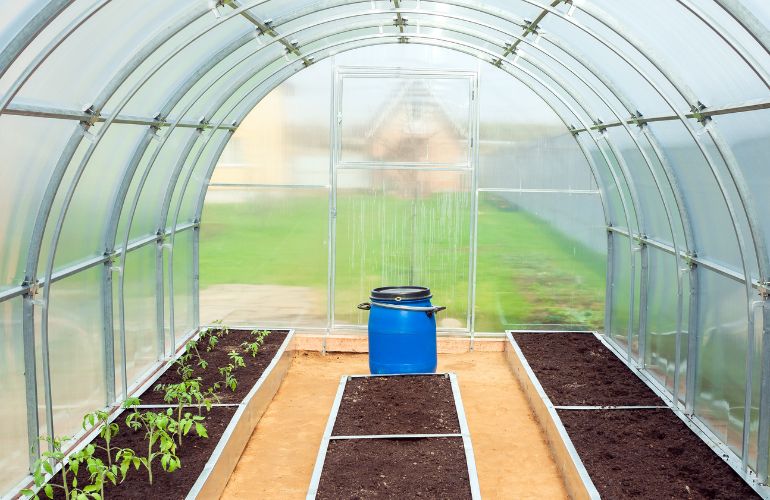 Durable polycarbonate greenhouse