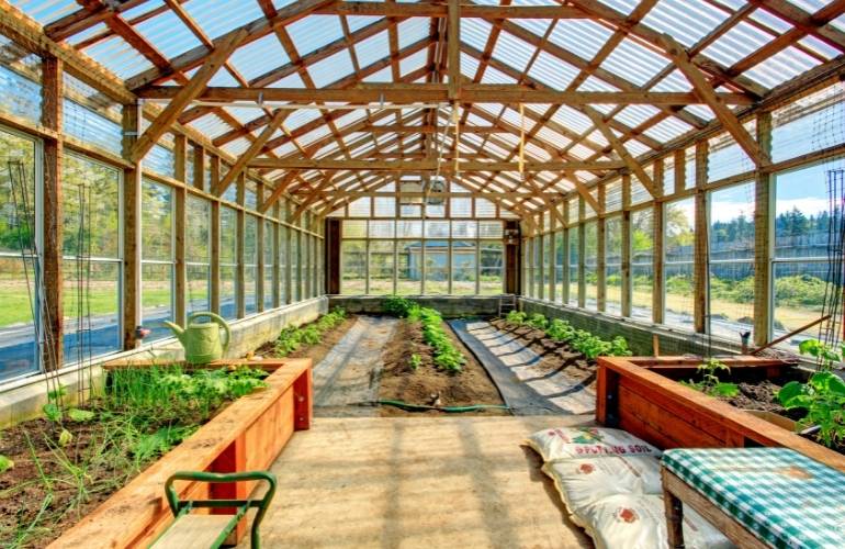 Long lasting big greenhouse