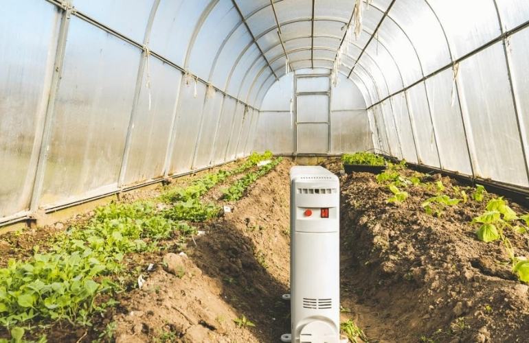 Multispan greenhouse Heater